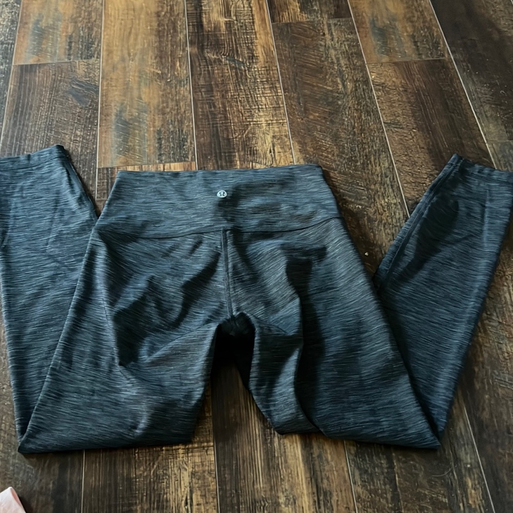 Lululemon black and gray space dye leggings